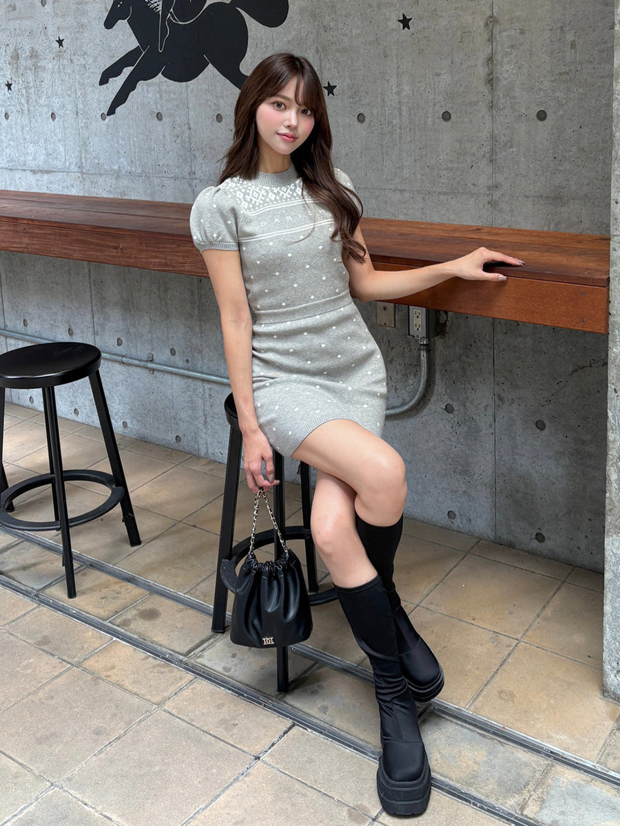 モデル:163cm(着用サイズ:FREE 着用カラー:GRY)
