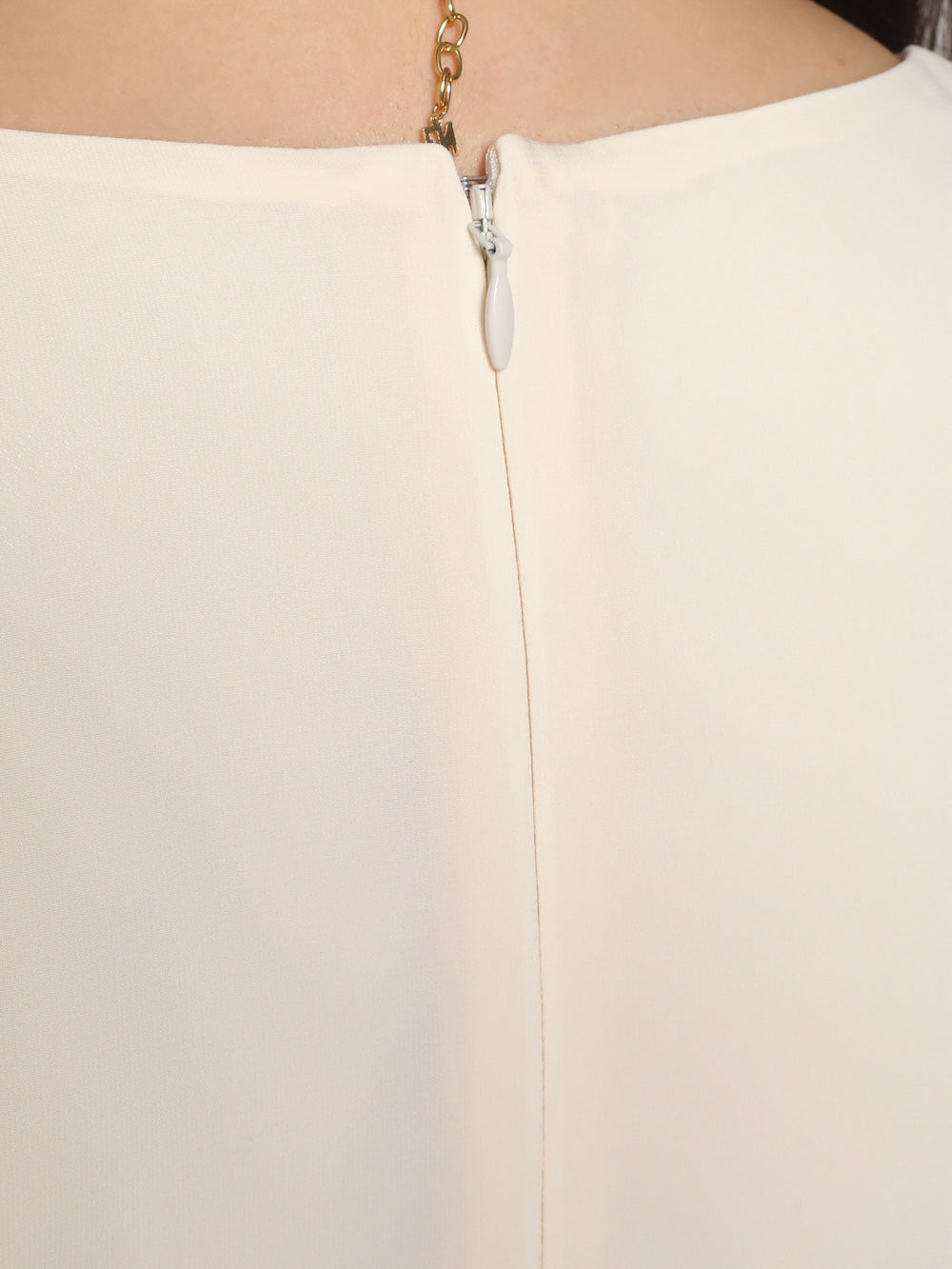 モデル:163cm(着用サイズ:FREE 着用カラー:IVO)