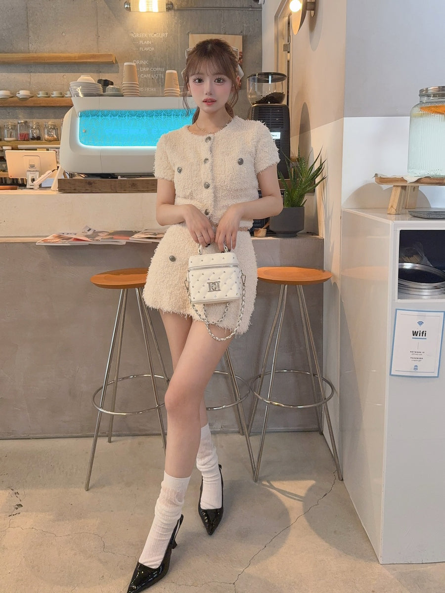 モデル:158cm(着用サイズ:FREE 着用カラー:IVO)