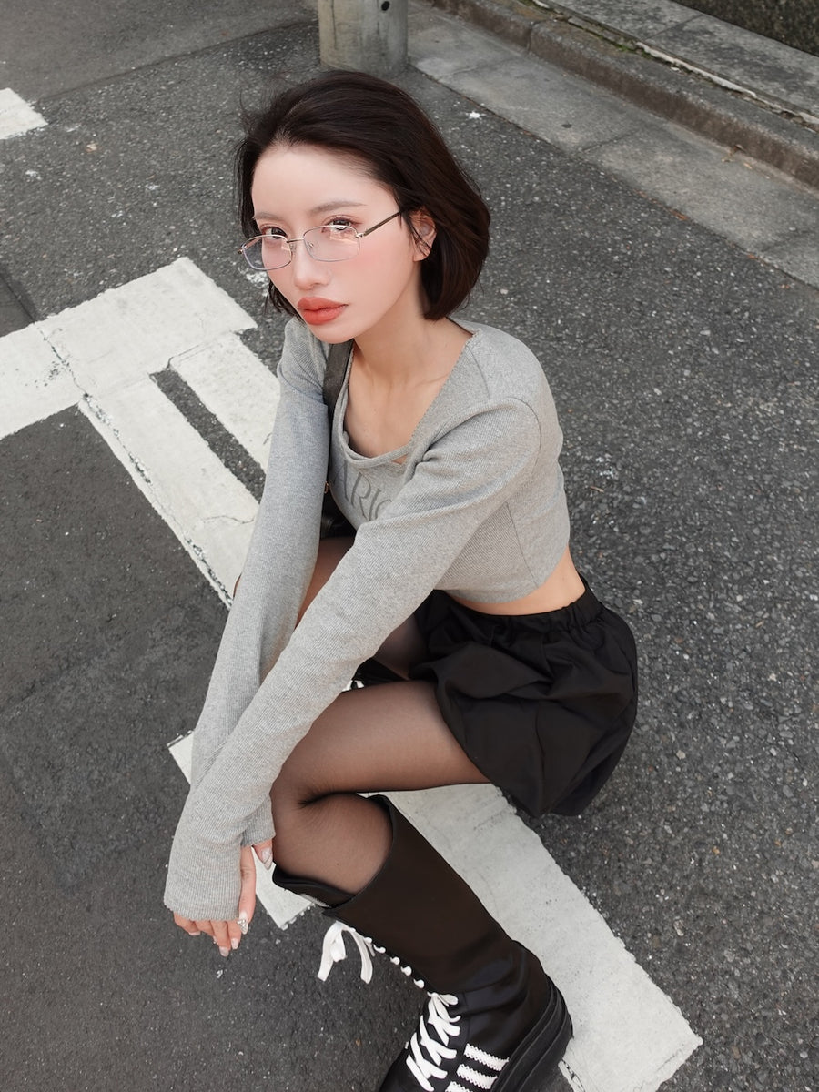 モデル:155cm(着用サイズ:FREE 着用カラー:GRY)
