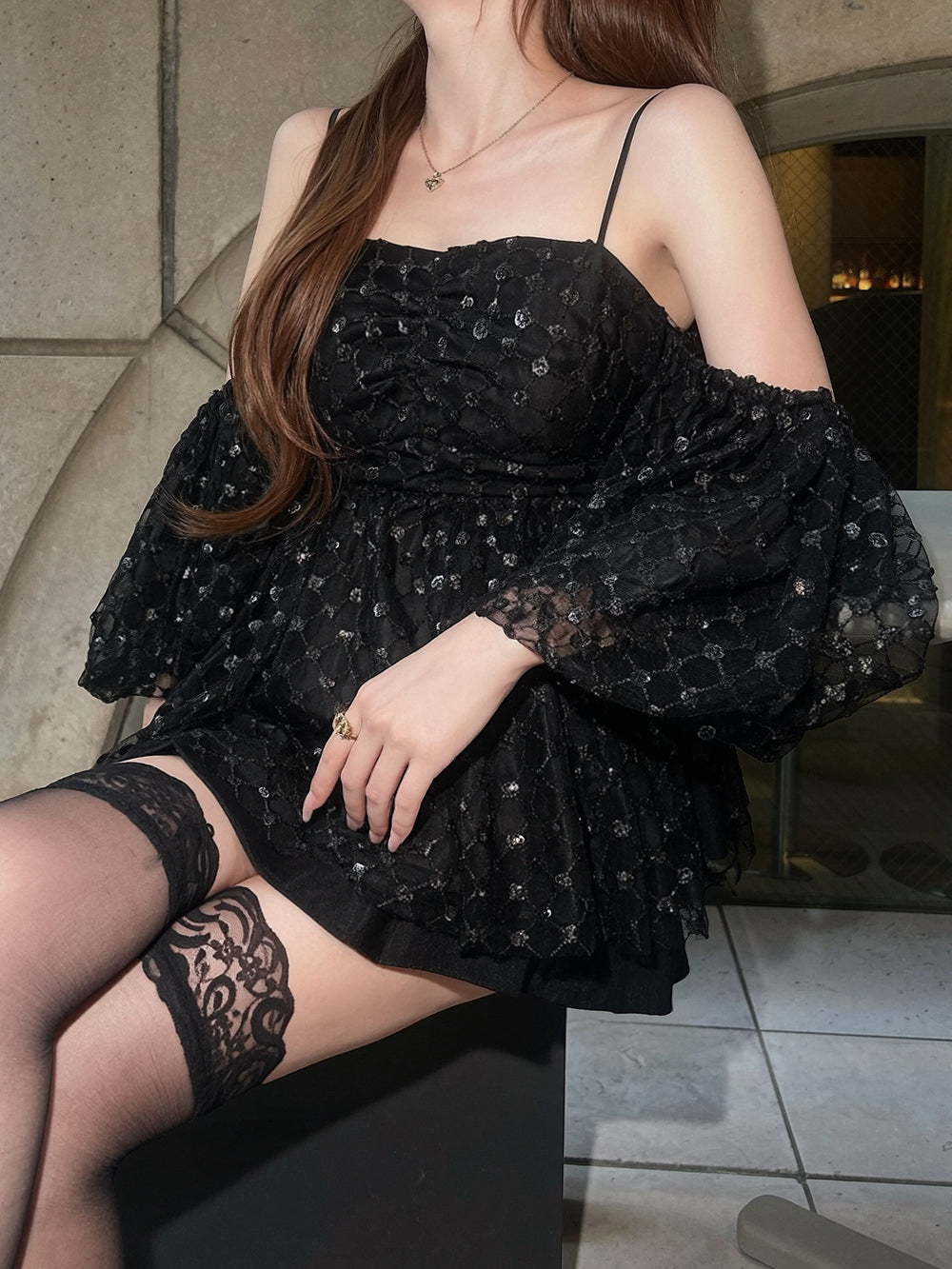 モデル:161cm(着用サイズ:FREE 着用カラー:BLK)