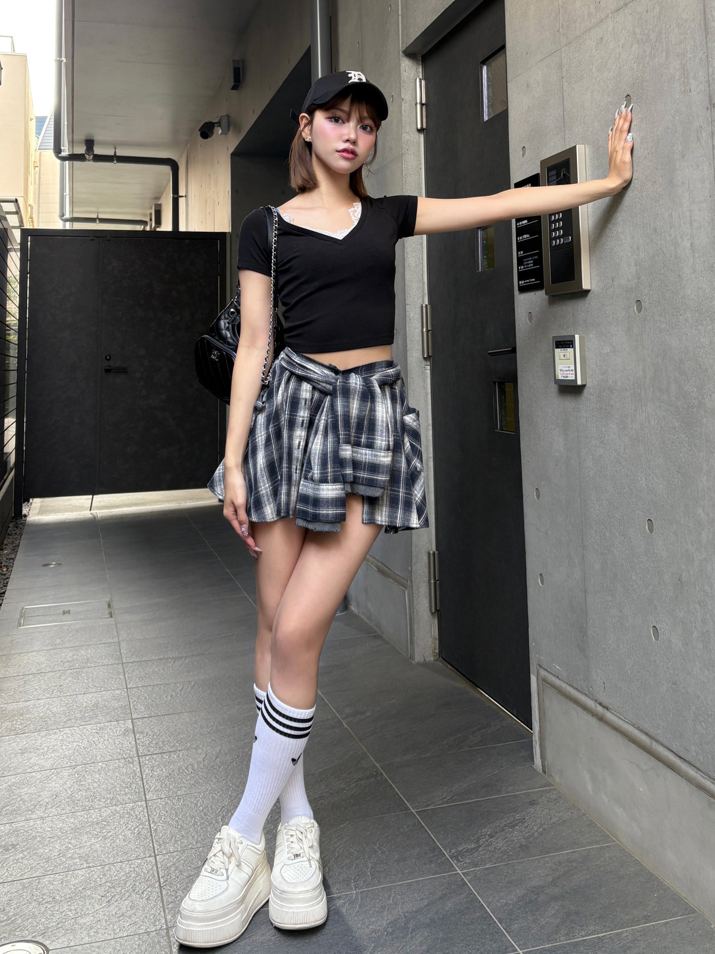 モデル:163cm(着用サイズ:FREE 着用カラー:BLK)