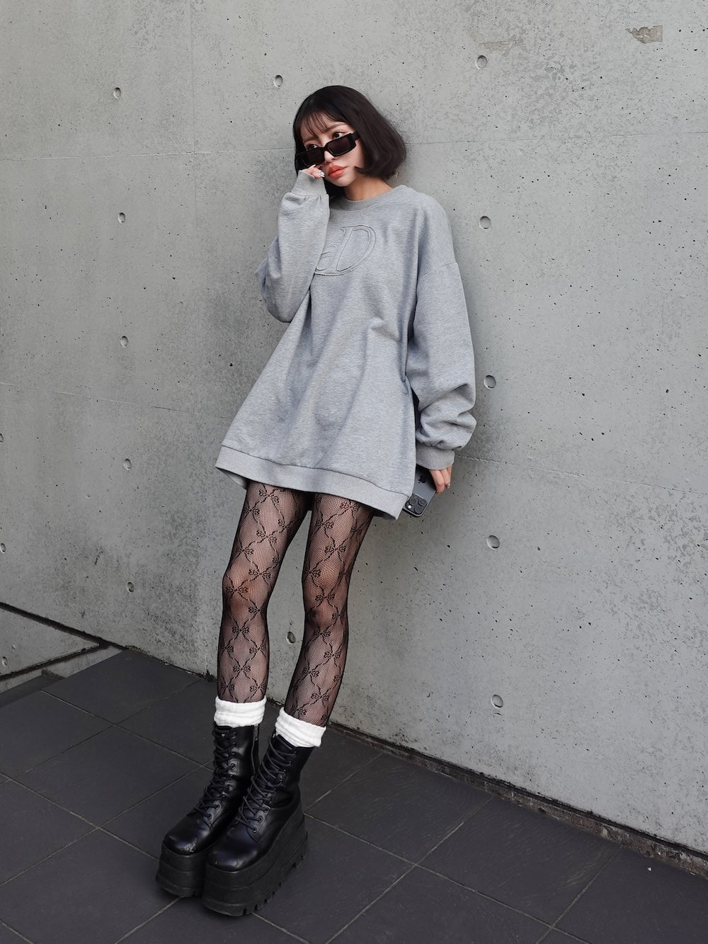 モデル:155cm(着用サイズ:FREE 着用カラー:GRY)