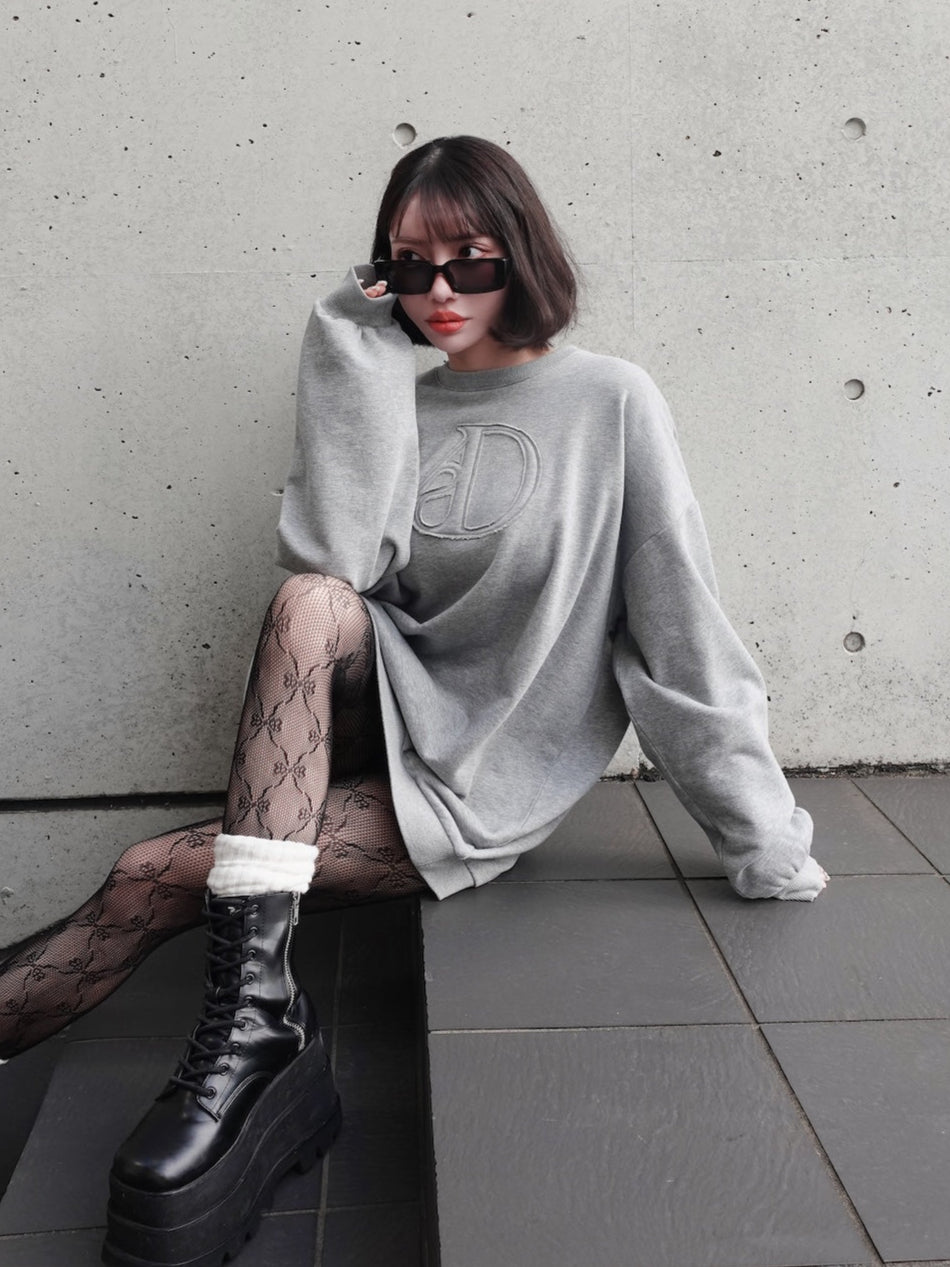 モデル:155cm(着用サイズ:FREE 着用カラー:GRY)