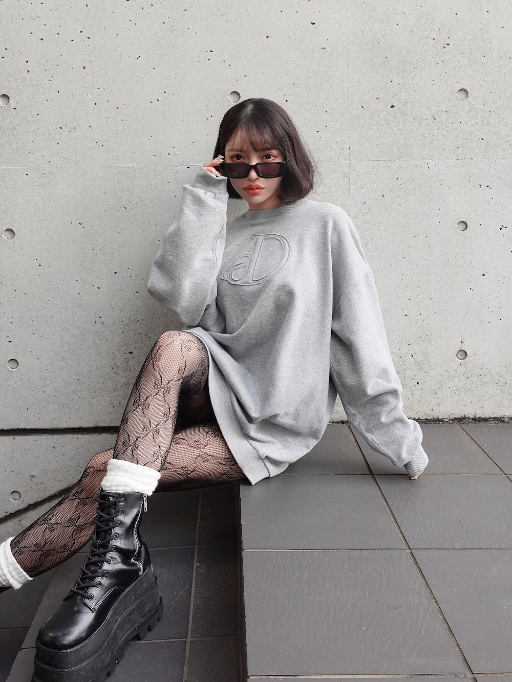 モデル:155cm(着用サイズ:FREE 着用カラー:GRY)