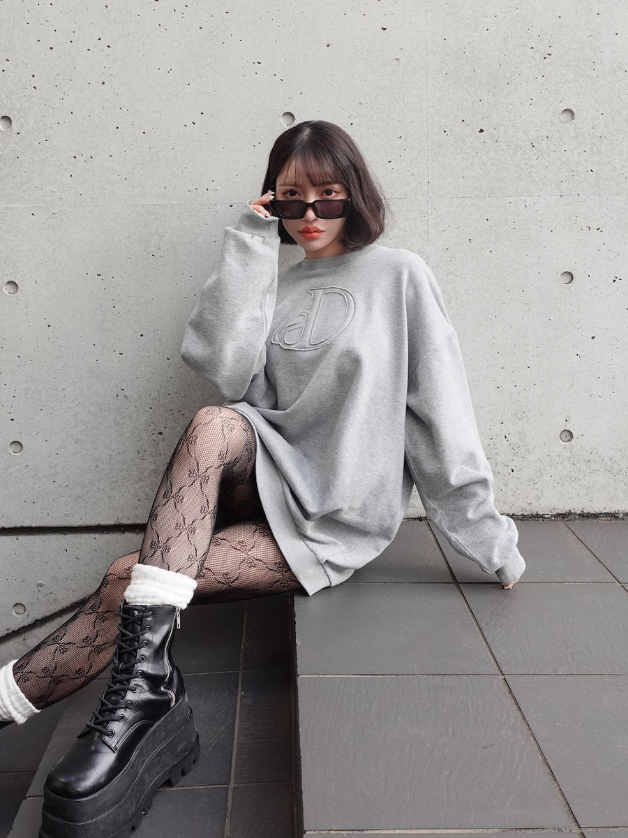 モデル:155cm(着用サイズ:FREE 着用カラー:GRY)