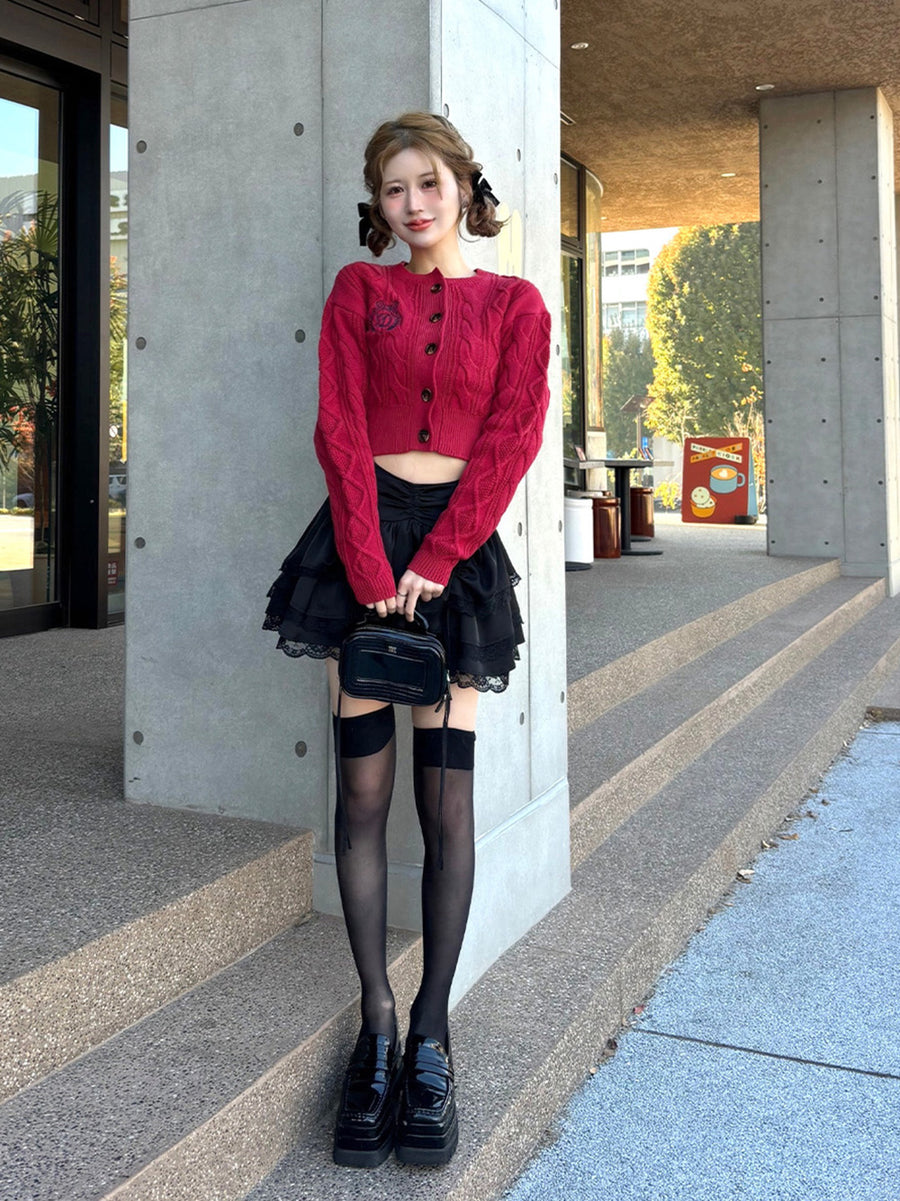 モデル:164cm(着用サイズ:FREE 着用カラー:RED)