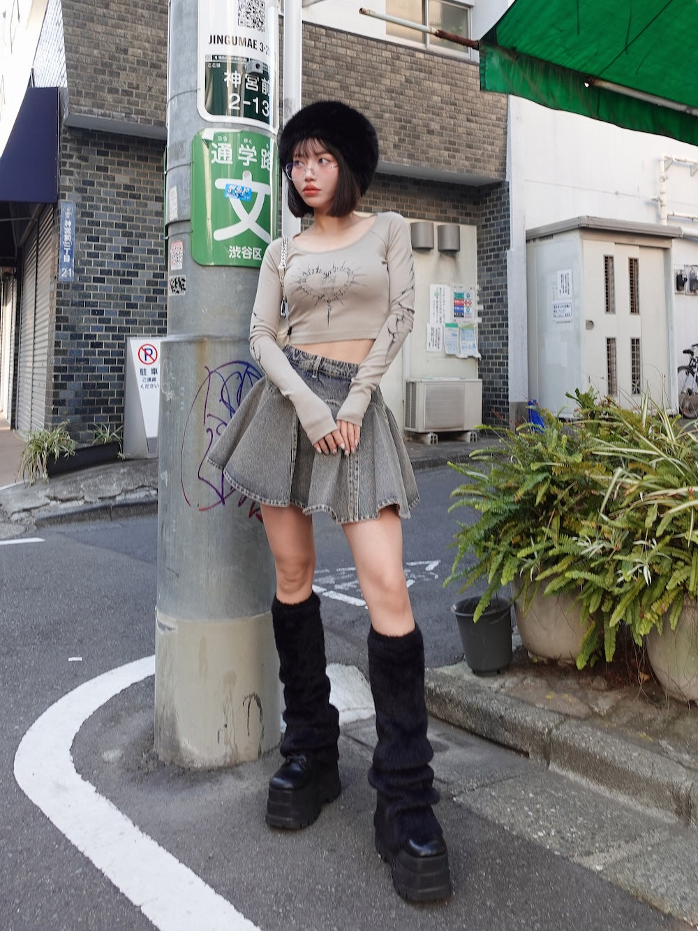 モデル:155cm(着用サイズ:FREE 着用カラー:BEG)