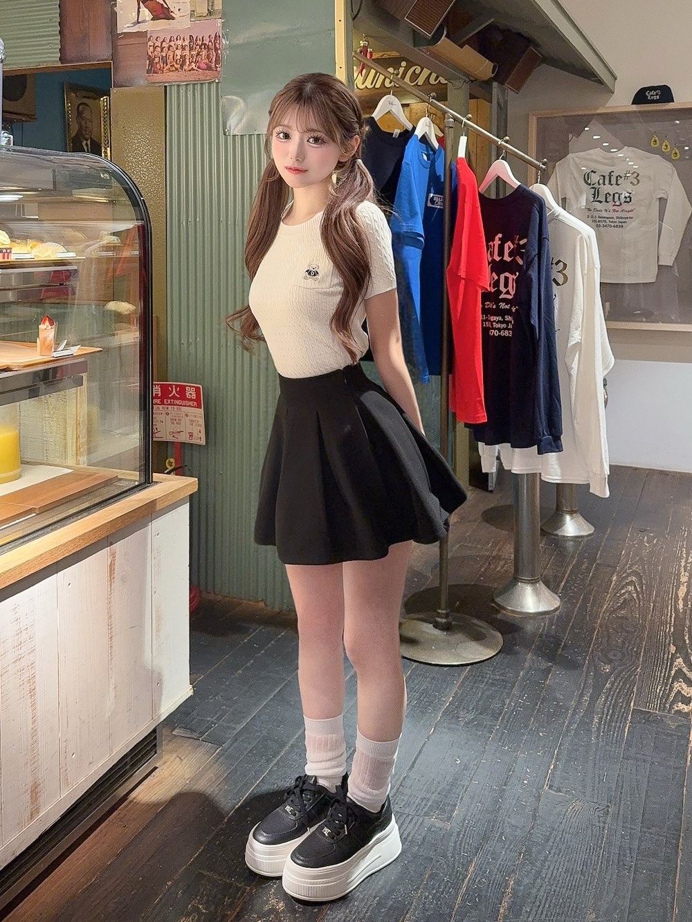 モデル:158cm(着用サイズ:FREE 着用カラー:WHT)