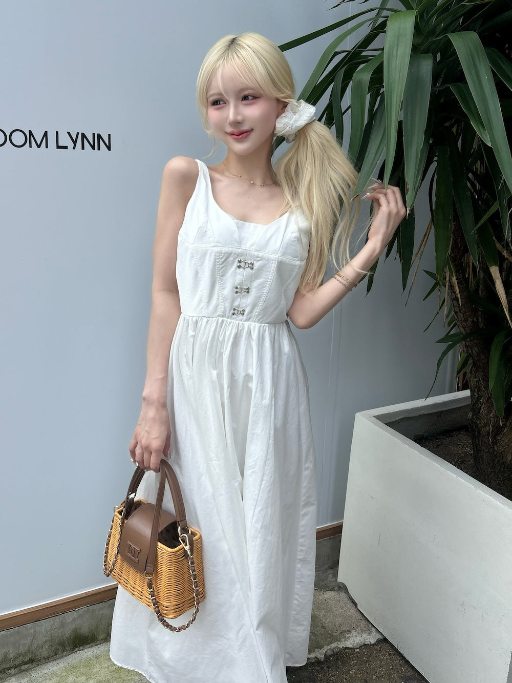 モデル:165cm(着用サイズ:FREE 着用カラー:WHT)