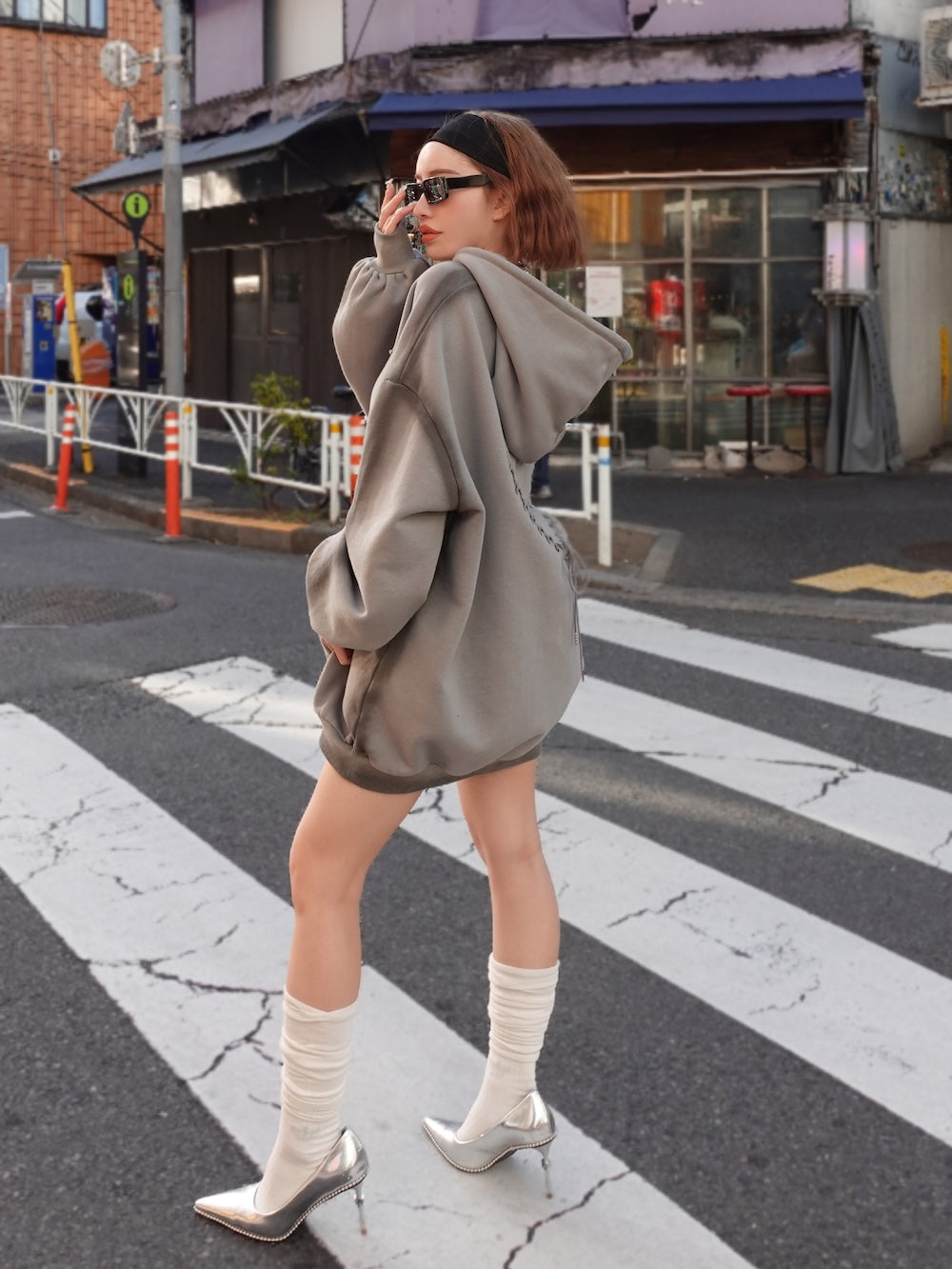 モデル:155cm(着用サイズ:FREE 着用カラー:KHA)
