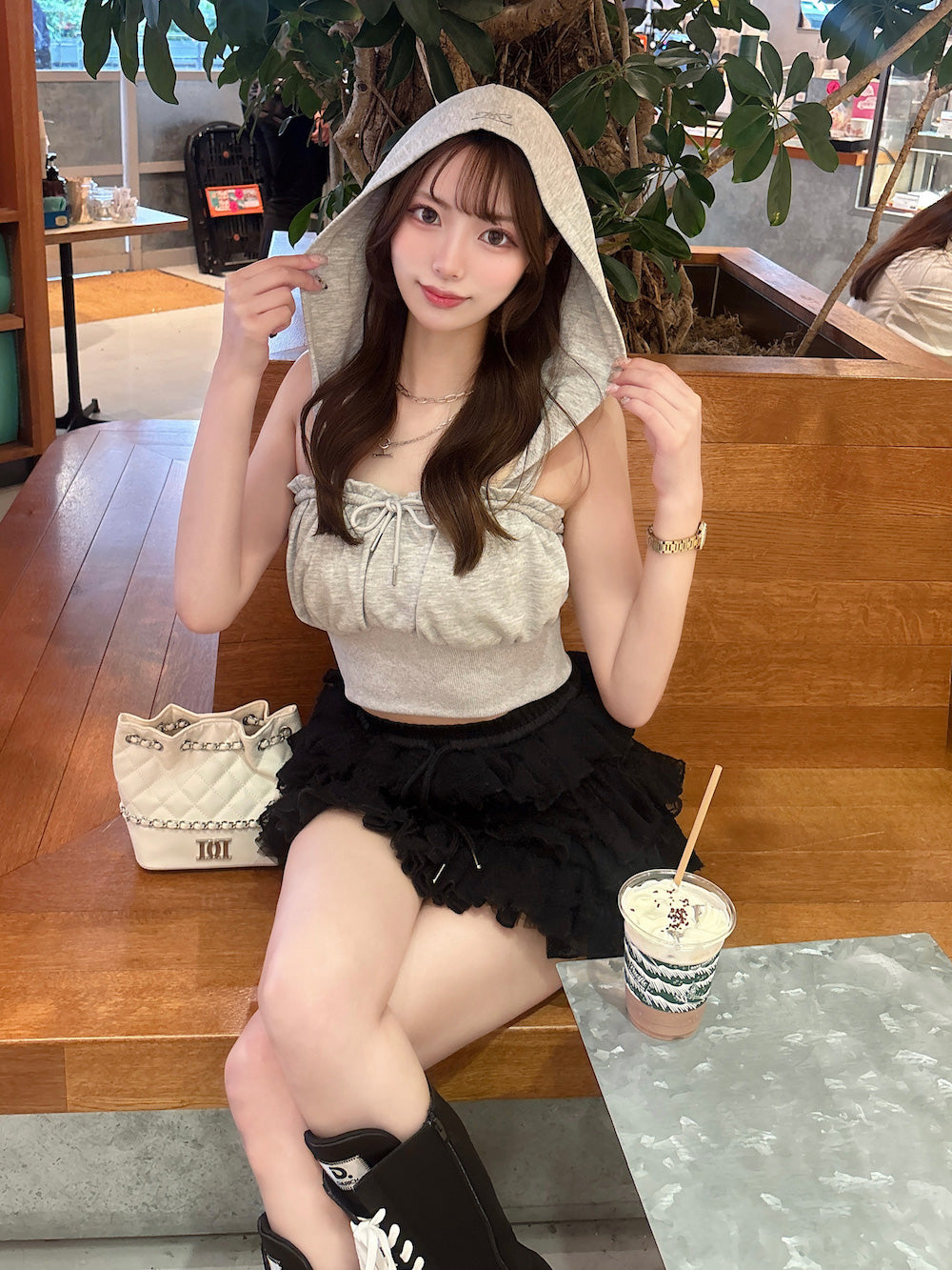 モデル:165cm(着用サイズ:FREE 着用カラー:GRY)