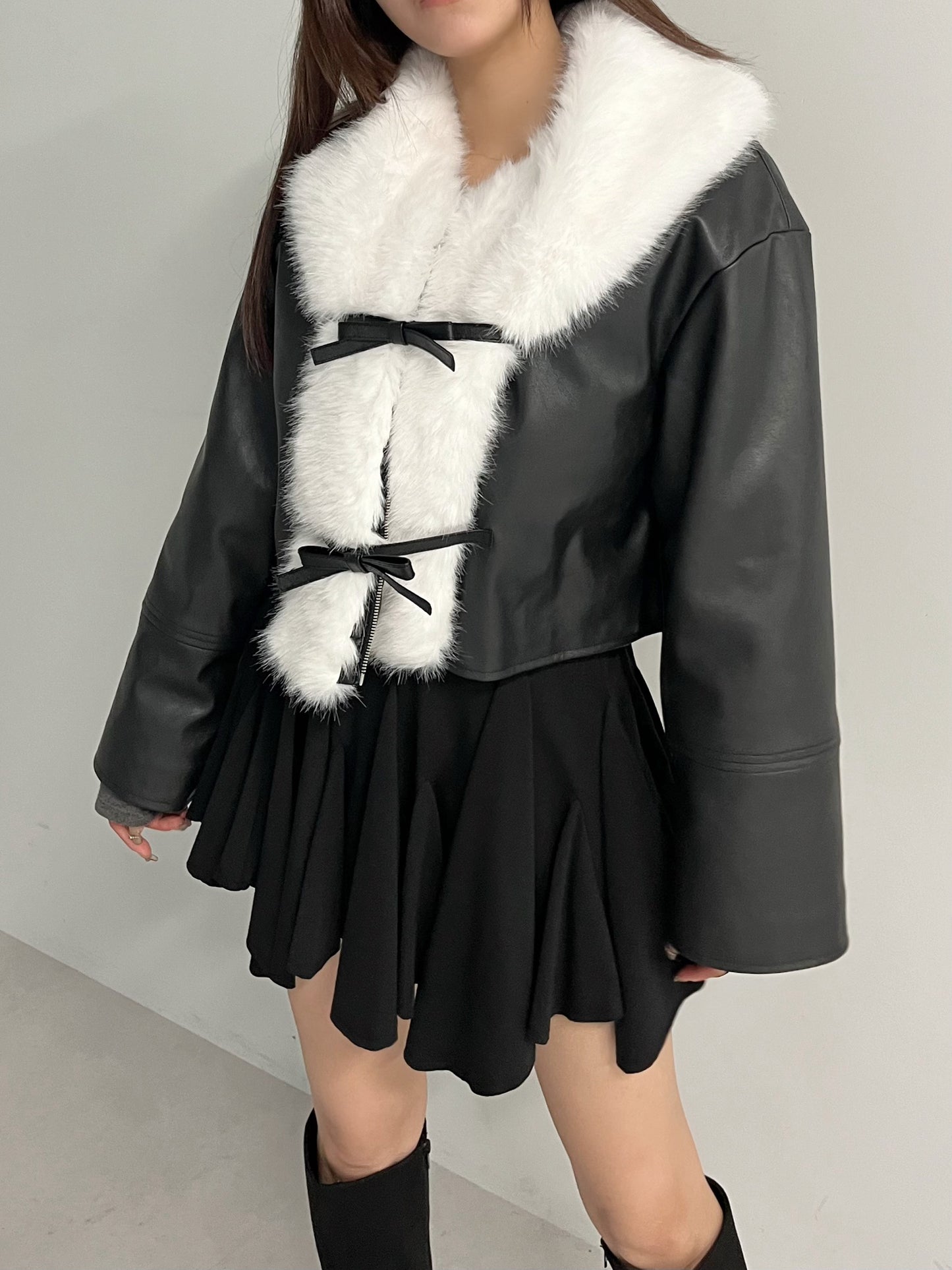 モデル:158cm(着用サイズ:FREE 着用カラー:BLK)