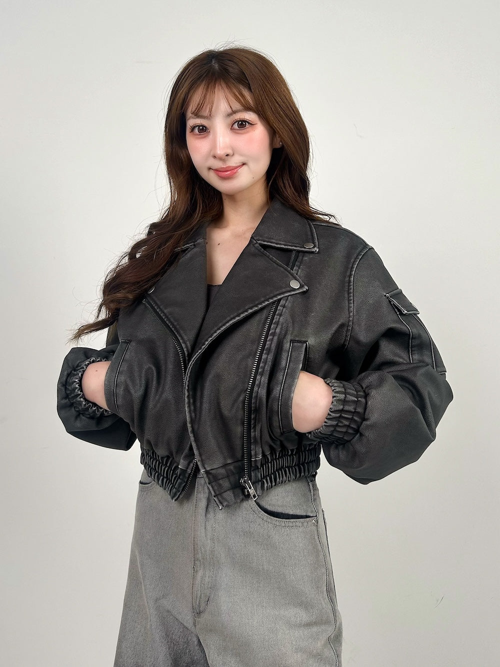 モデル:159cm(着用サイズ:FREE 着用カラー:BLK)