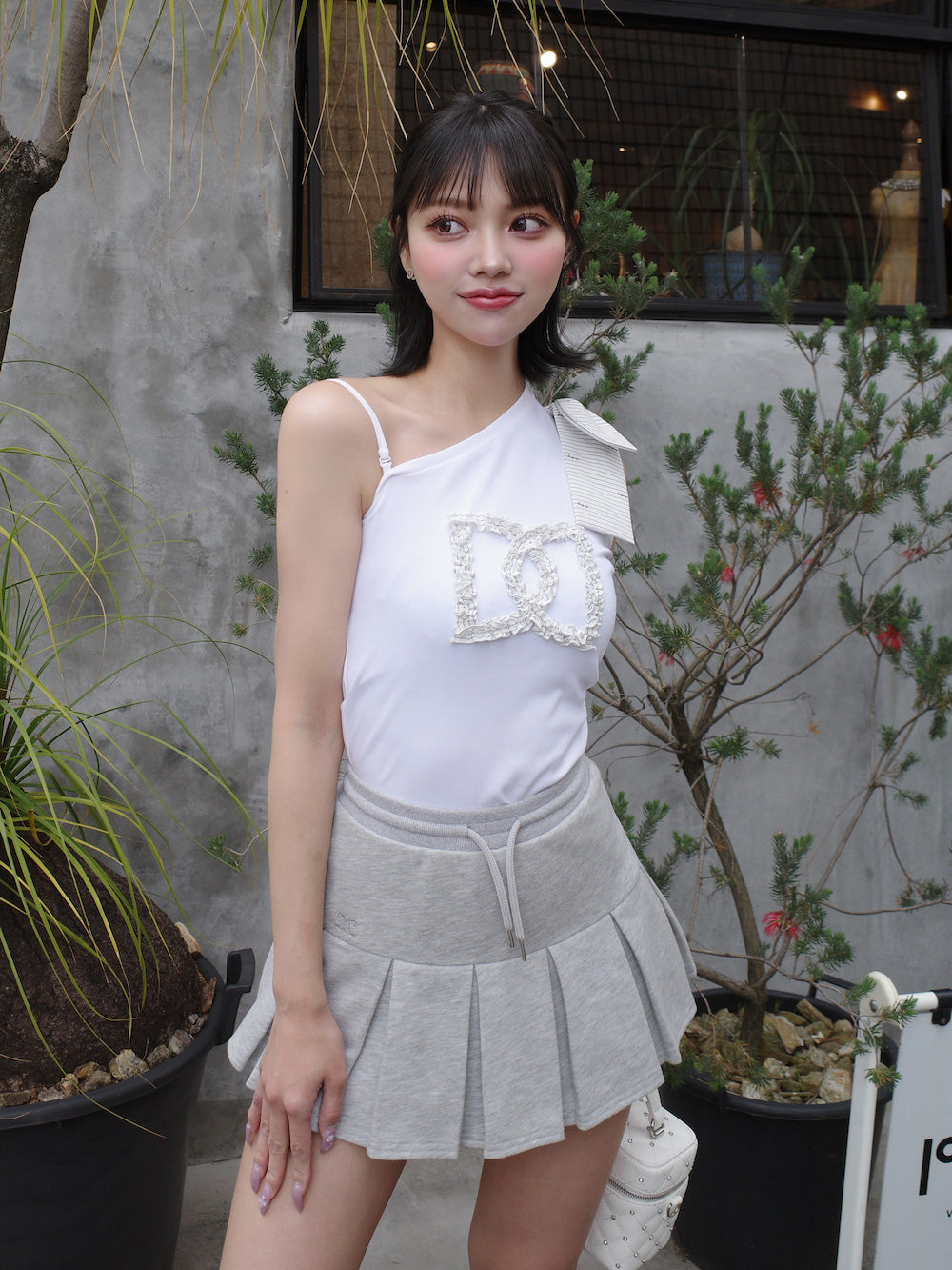 モデル:163cm(着用サイズ:FREE 着用カラー:GRY)