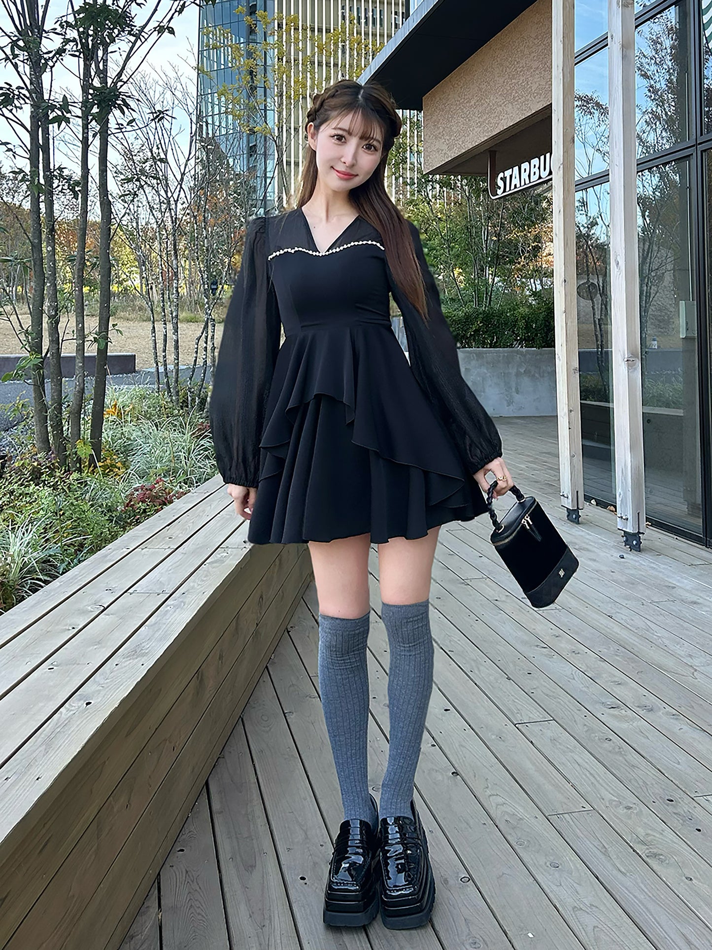 モデル:159cm(着用サイズ:FREE 着用カラー:BLK)