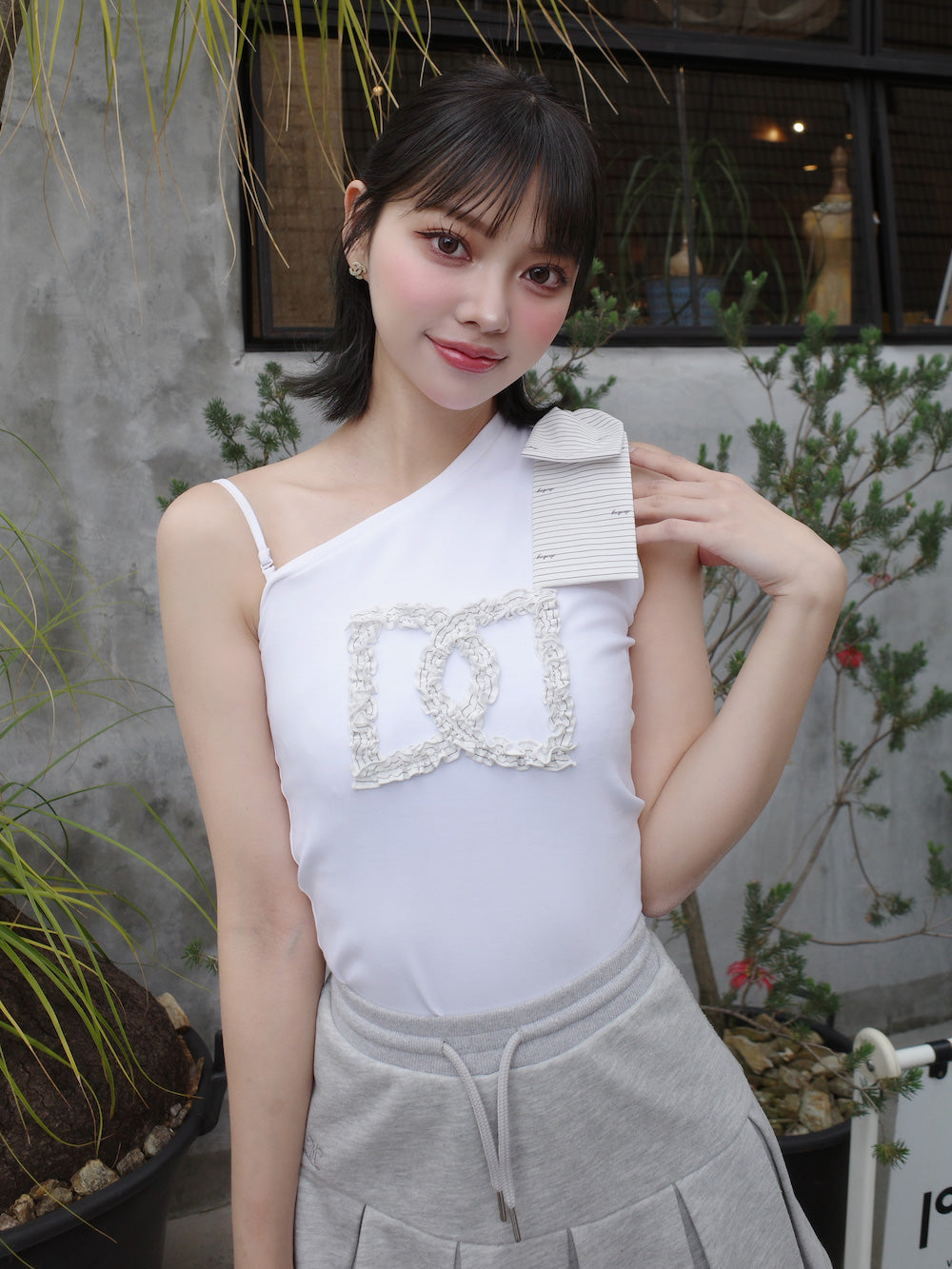 モデル:163cm(着用サイズ:FREE 着用カラー:WHT)