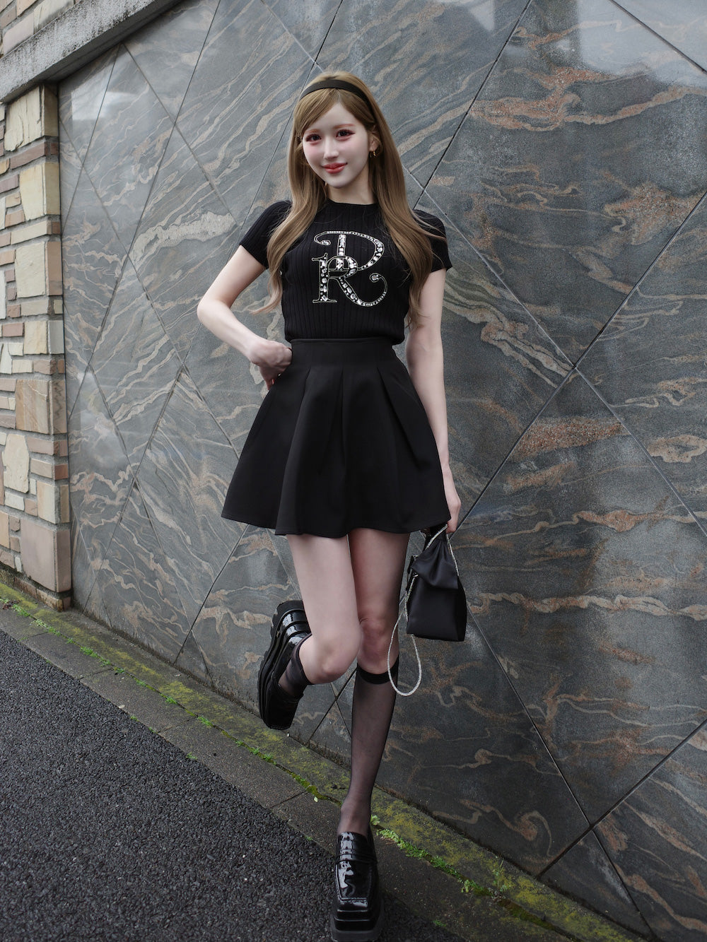 モデル:165cm(着用サイズ:FREE 着用カラー:BLK)