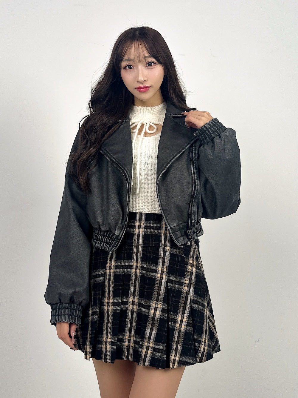 モデル:156cm(着用サイズ:FREE 着用カラー:BLK)
