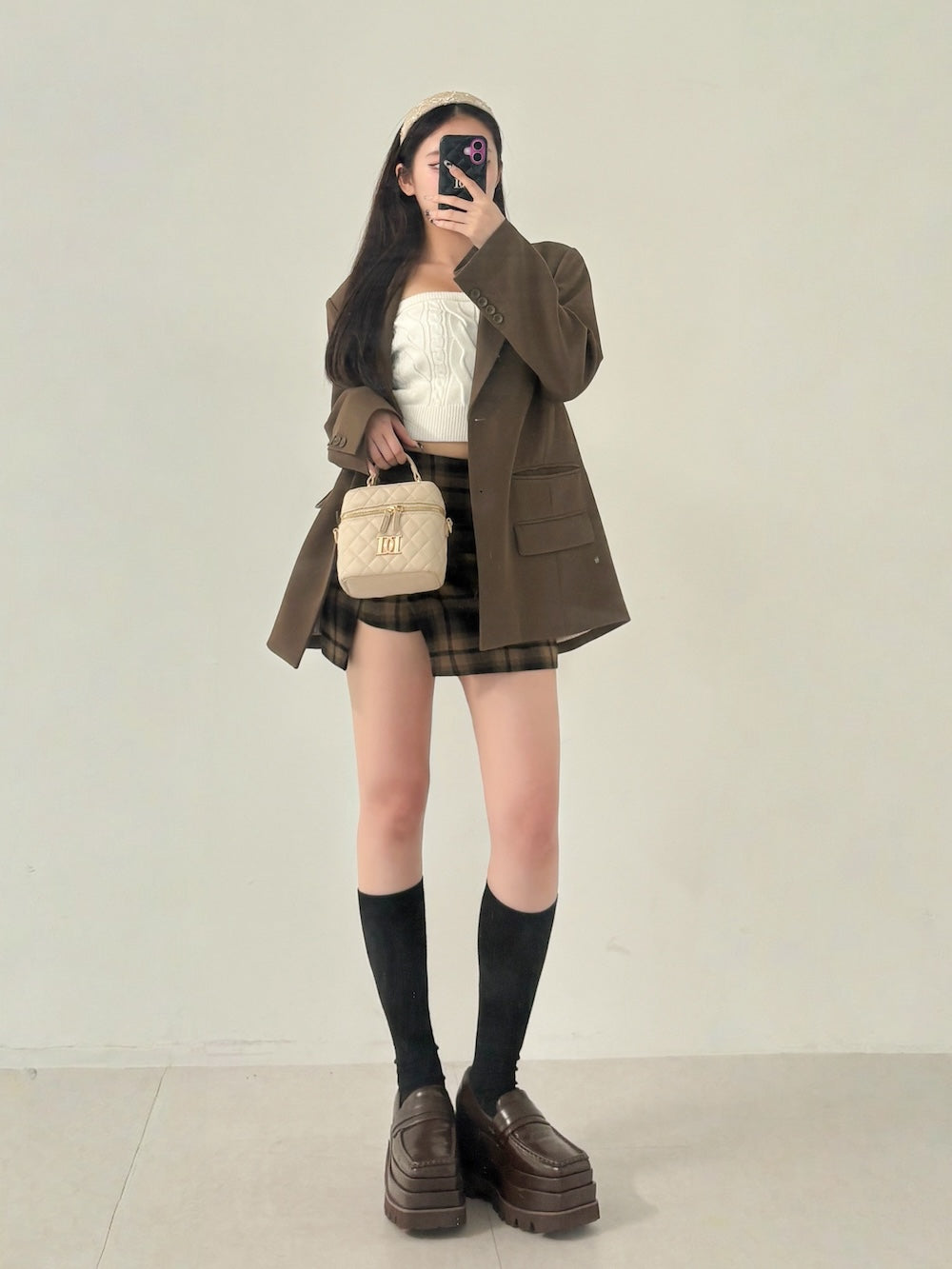 モデル:155cm(着用サイズ:FREE 着用カラー:WHT)