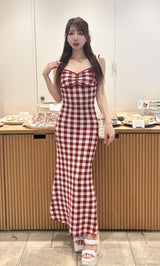 モデル:160cm(着用サイズ:FREE 着用カラー:RED)