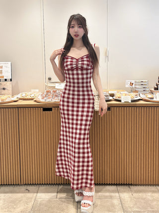 モデル:160cm(着用サイズ:FREE 着用カラー:RED)