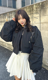 モデル:158cm(着用サイズ:FREE 着用カラー:BLK)