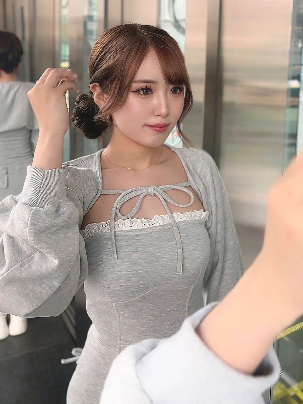 モデル:155cm(着用サイズ:FREE 着用カラー:GRY)