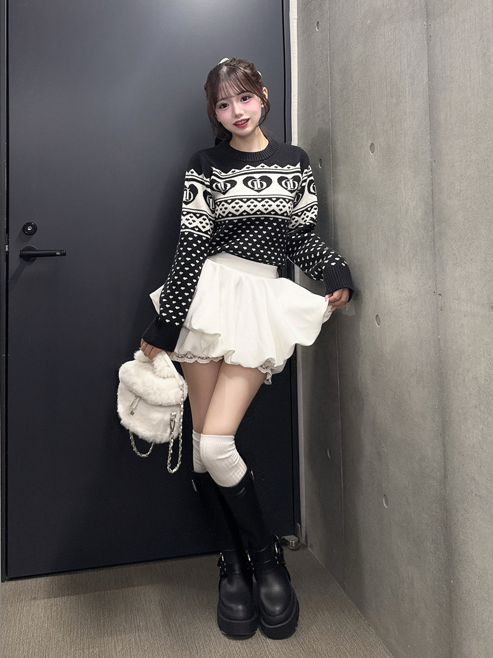 モデル:158cm(着用サイズ:FREE 着用カラー:BLK)