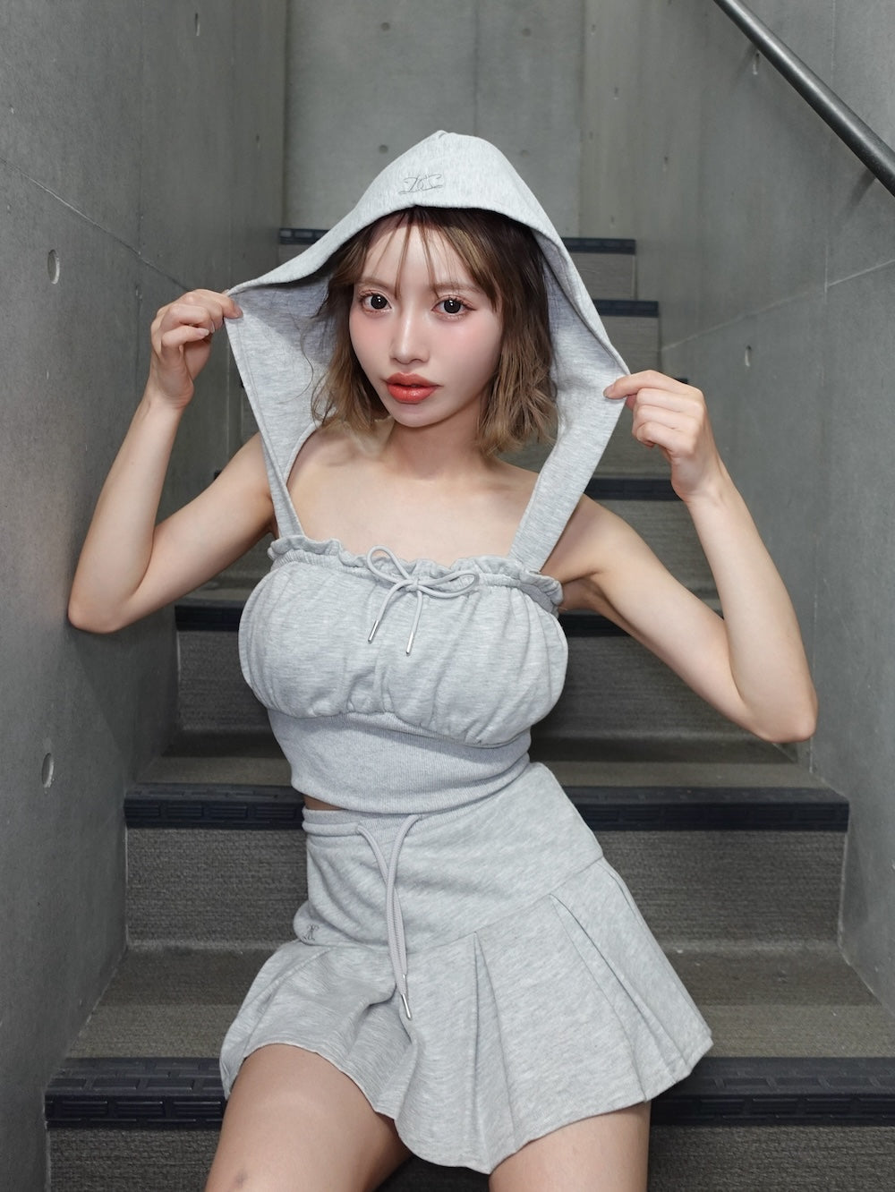 モデル:156cm(着用サイズ:FREE 着用カラー:GRY)