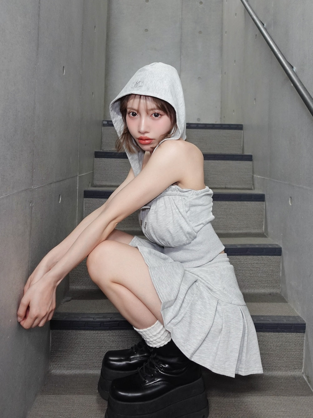 モデル:156cm(着用サイズ:FREE 着用カラー:GRY)