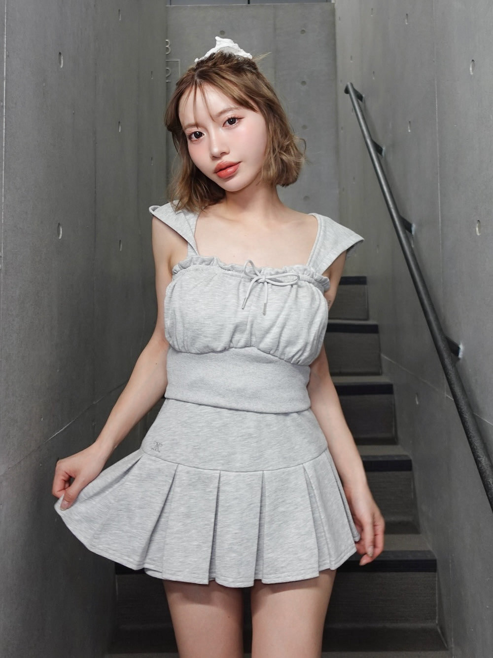 モデル:156cm(着用サイズ:FREE 着用カラー:GRY)