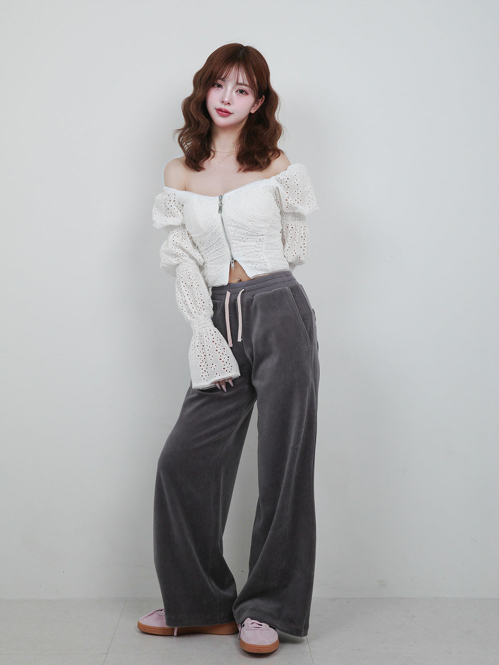 モデル:158cm(着用サイズ:FREE 着用カラー:WHT)