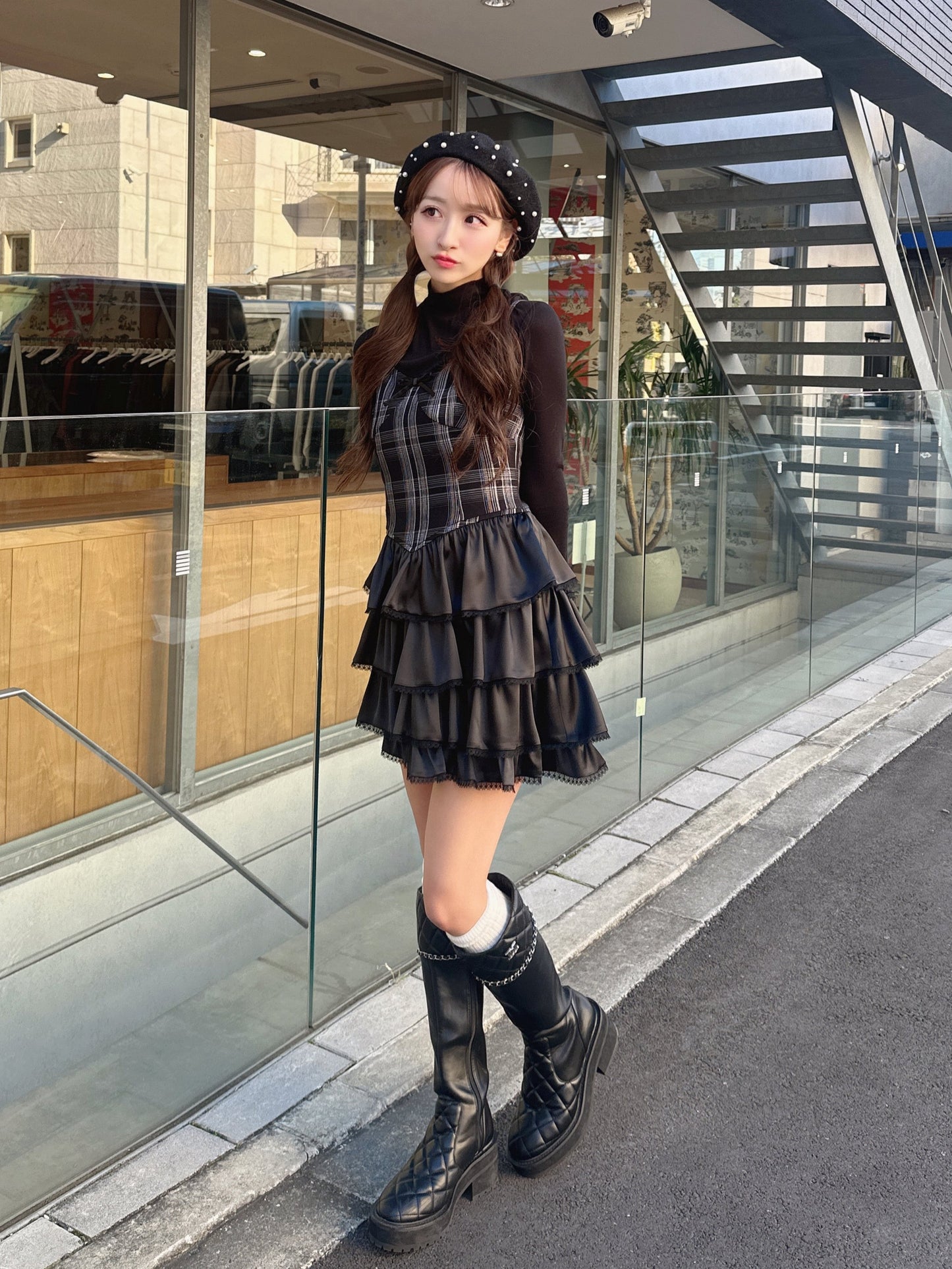 モデル:156cm(着用サイズ:FREE 着用カラー:BLK)