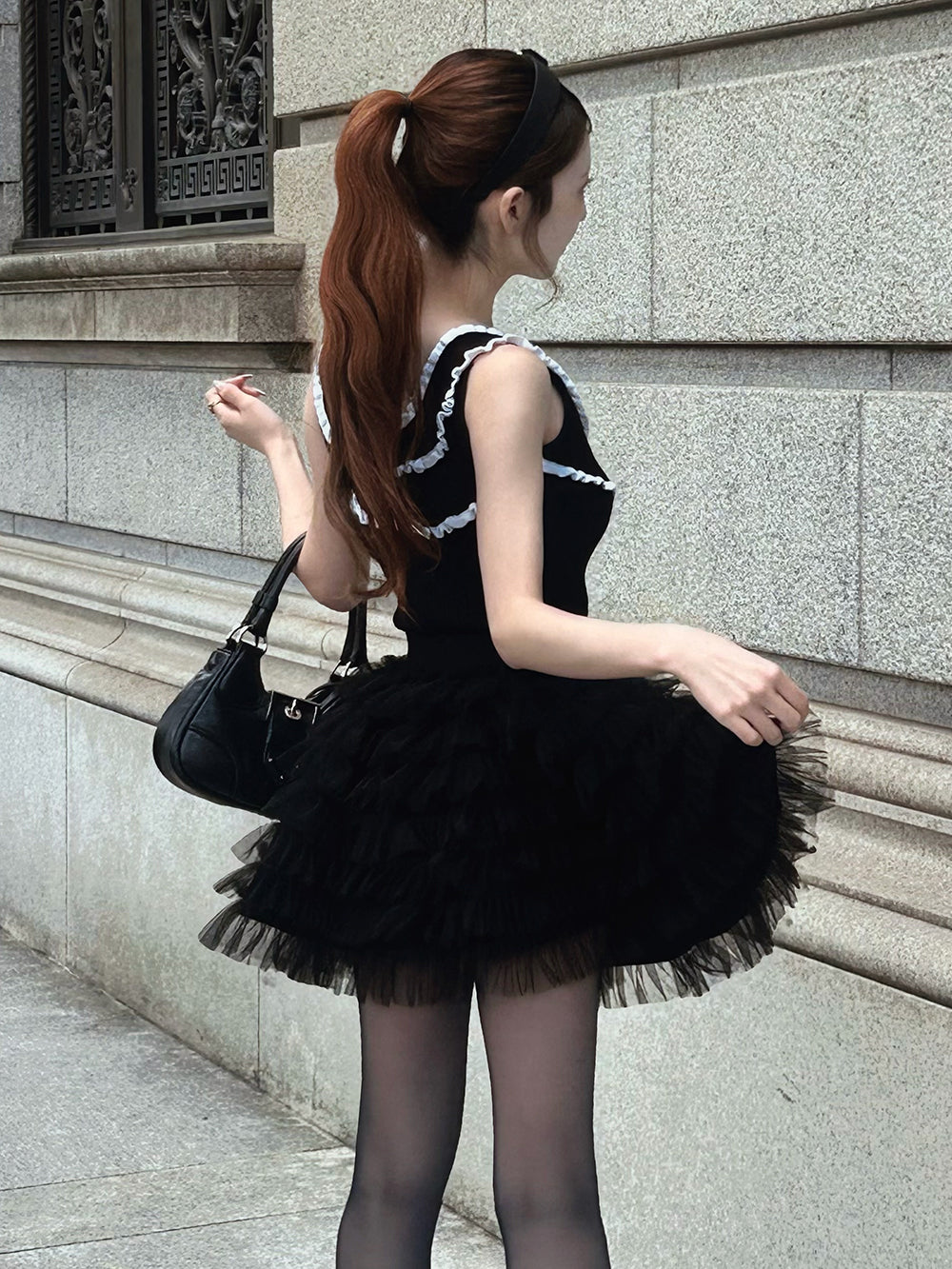 モデル:161cm(着用サイズ:FREE 着用カラー:BLK)