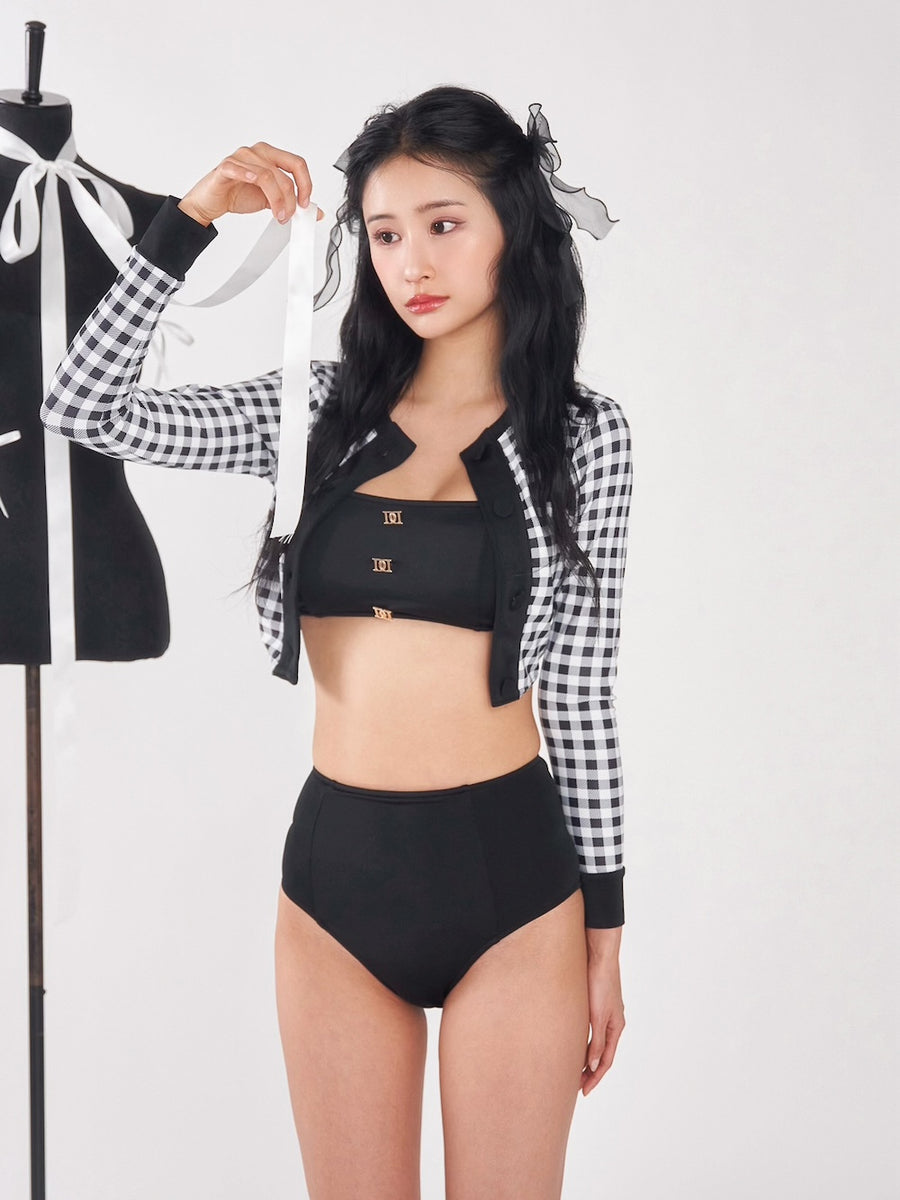 モデル:168cm(着用サイズ:FREE 着用カラー:BLK)