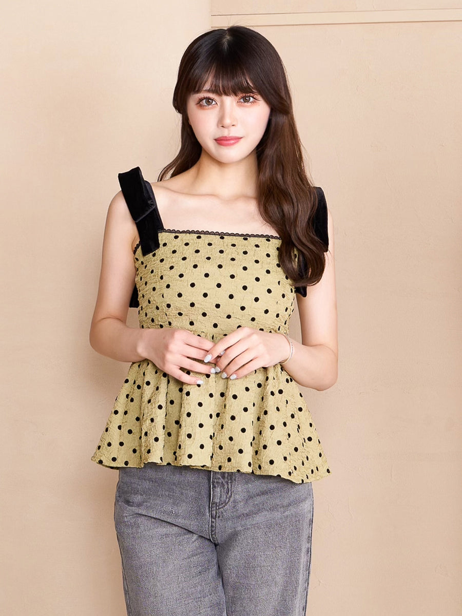 モデル:164cm(着用サイズ:FREE 着用カラー:LIM)