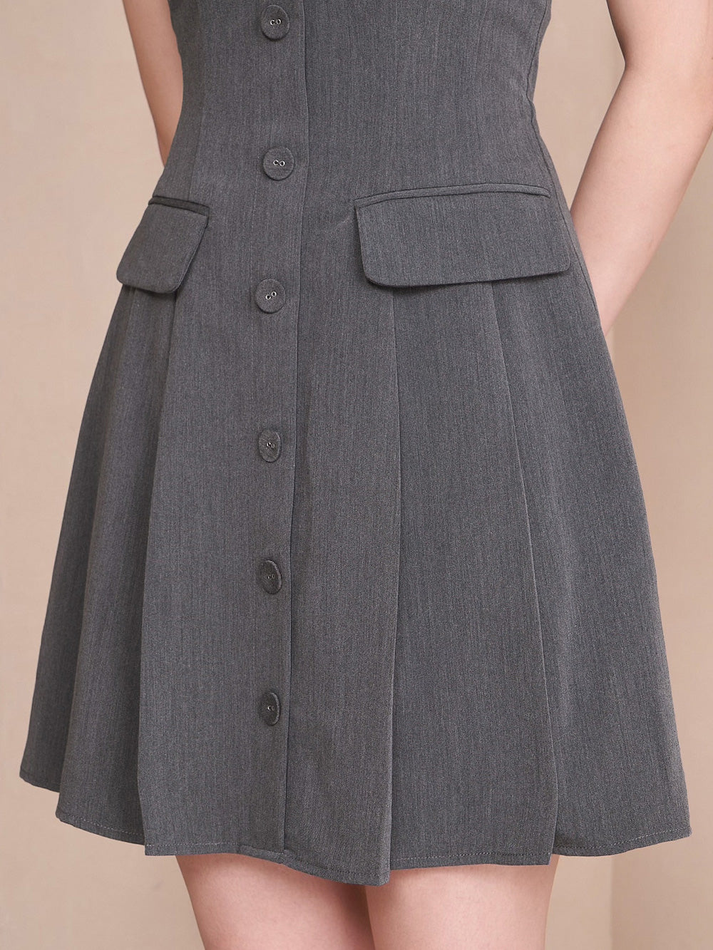 モデル:164cm(着用サイズ:FREE 着用カラー:GRY)