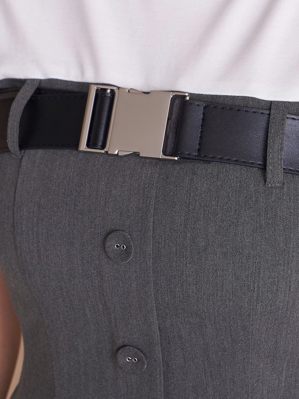 モデル:164cm(着用サイズ:FREE 着用カラー:GRY)