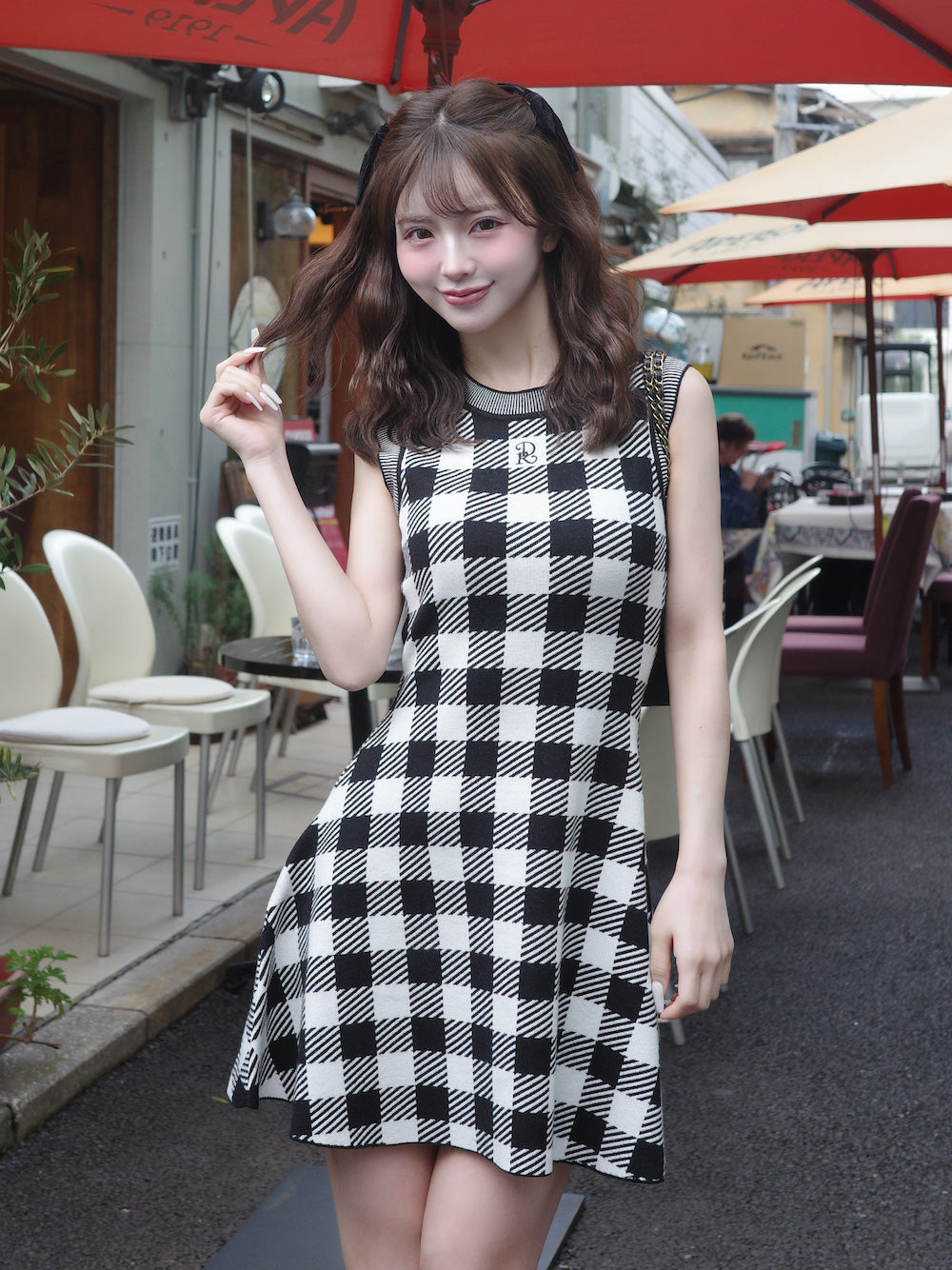 モデル:158cm(着用サイズ:FREE 着用カラー:BLK)