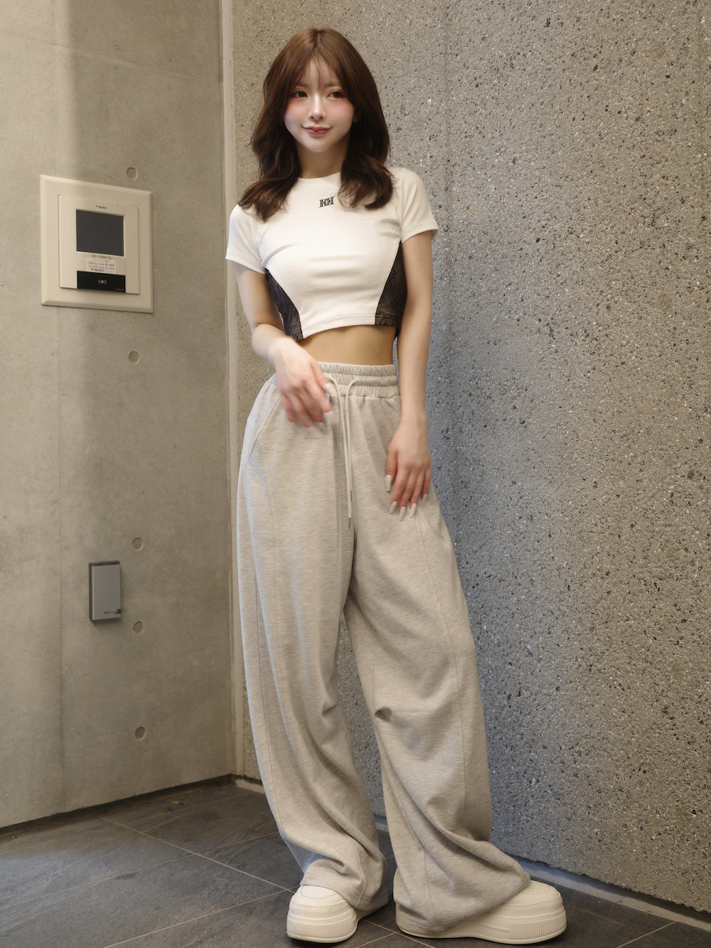 モデル:158cm(着用サイズ:FREE 着用カラー:WHT)