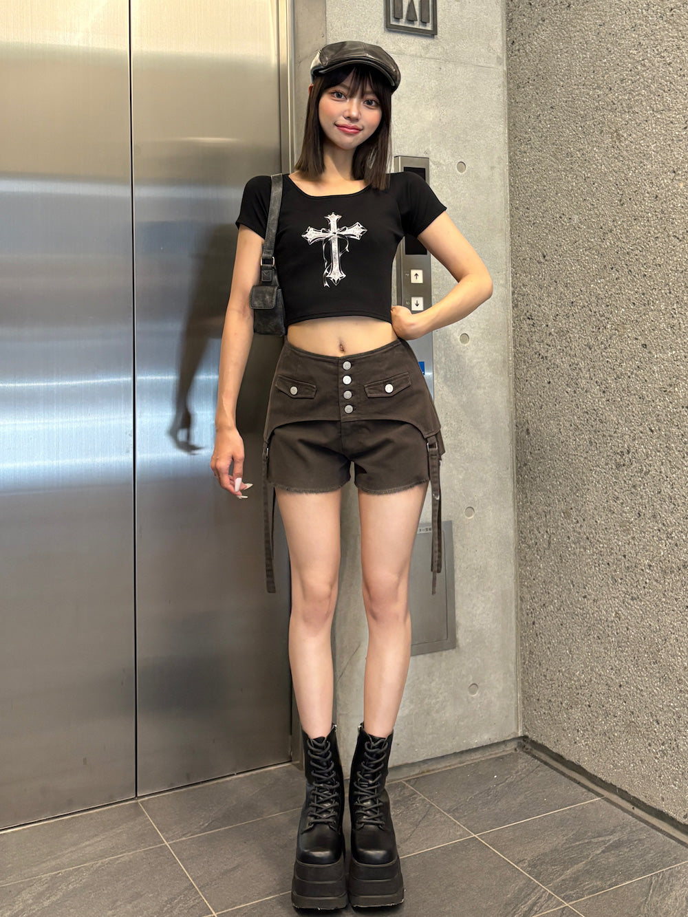 モデル:163cm(着用サイズ:FREE 着用カラー:BLK)