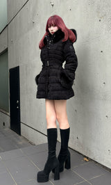 モデル:165cm(着用サイズ:S 着用カラー:BLK)