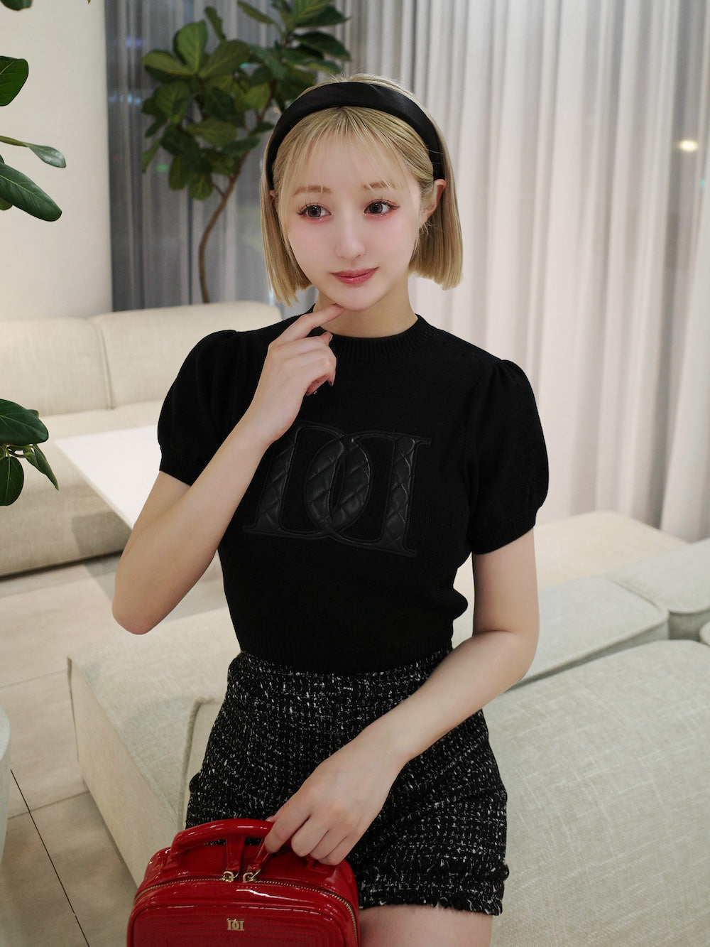 モデル:155cm(着用サイズ:FREE 着用カラー:BLK)