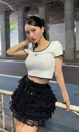 モデル:155cm(着用サイズ:FREE 着用カラー:BLK)