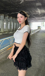 モデル:155cm(着用サイズ:FREE 着用カラー:BLK)