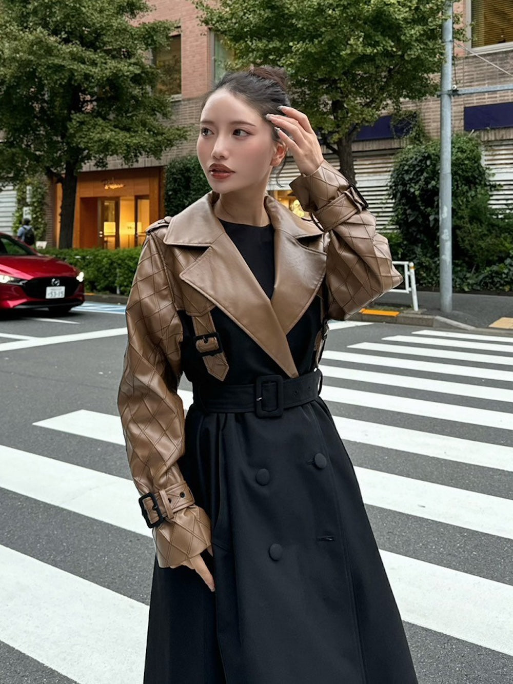モデル:155cm(着用サイズ:FREE 着用カラー:BLK)