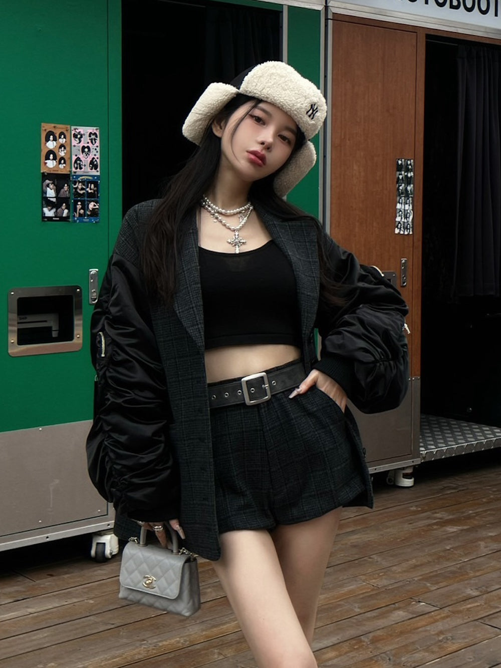 モデル:160cm(着用サイズ:FREE 着用カラー:BLK)