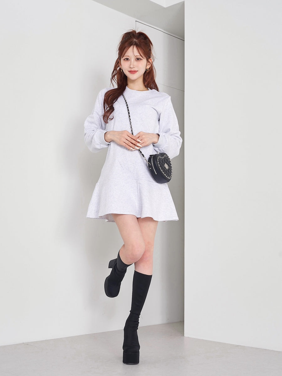 モデル:165cm(着用サイズ:FREE 着用カラー:GRY)