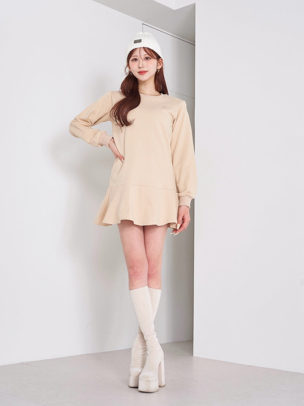 モデル:165cm(着用サイズ:FREE 着用カラー:BEG)
